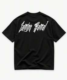 Camiseta Gráfica de  |   Camiseta de estilo urbano para fanáticos del fútbol |   Camiseta de fútbol unisex de talla grande |   Camiseta con Gráfico Minimalista de Fútbol |   Rega - Negro - Ver 7