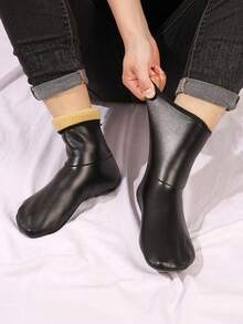 1 Pair Of Unisex Winter Thick Warm Waterproof And Cold-Proof Indoor Non-Slip Floor Shoes And Socks With Warm Lining And Leather. - Black - View 2