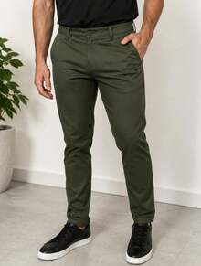 Calça Masculina Alfaiataria Casual Slim Verde Militar  Básica Elegante para Qualquer Ocasião Moderna - Verde Militar - Visão 3