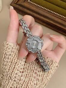 1pc Women's Stainless Steel Band Watch, Classic Square Dial, Elegant Quartz Watch, Suitable For Daily Wear, Business And Party - Silver - View 3