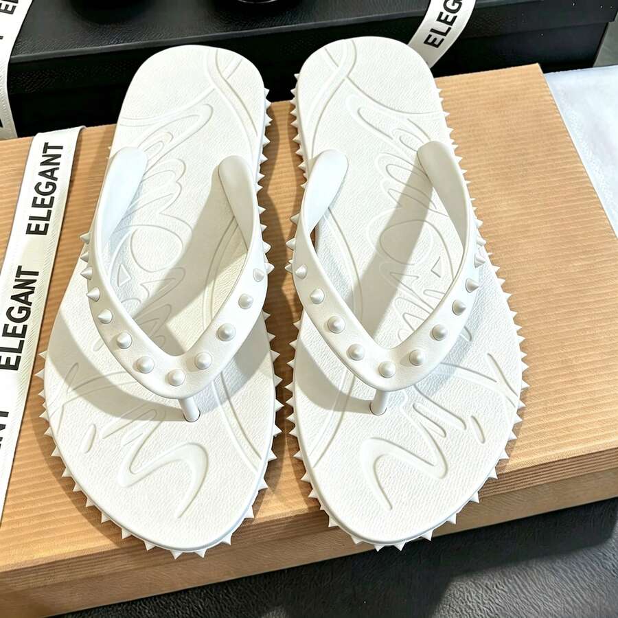 CL"Classic Retro 3D Riveted Red-Bottom Flip-Flops, Couple Beach Flat Toe Sandals, Casual Slip-Resistant Comfortable Flip-Flops - 白色雙釘 - 查看 1