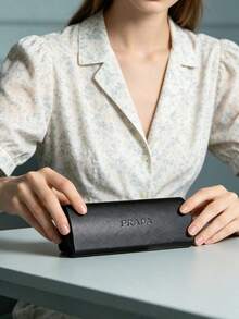 Prada 時尚眼鏡盒，適用於時尚眼鏡與一般眼鏡，送給女性的完美禮物 - 黑色 - 查看 4