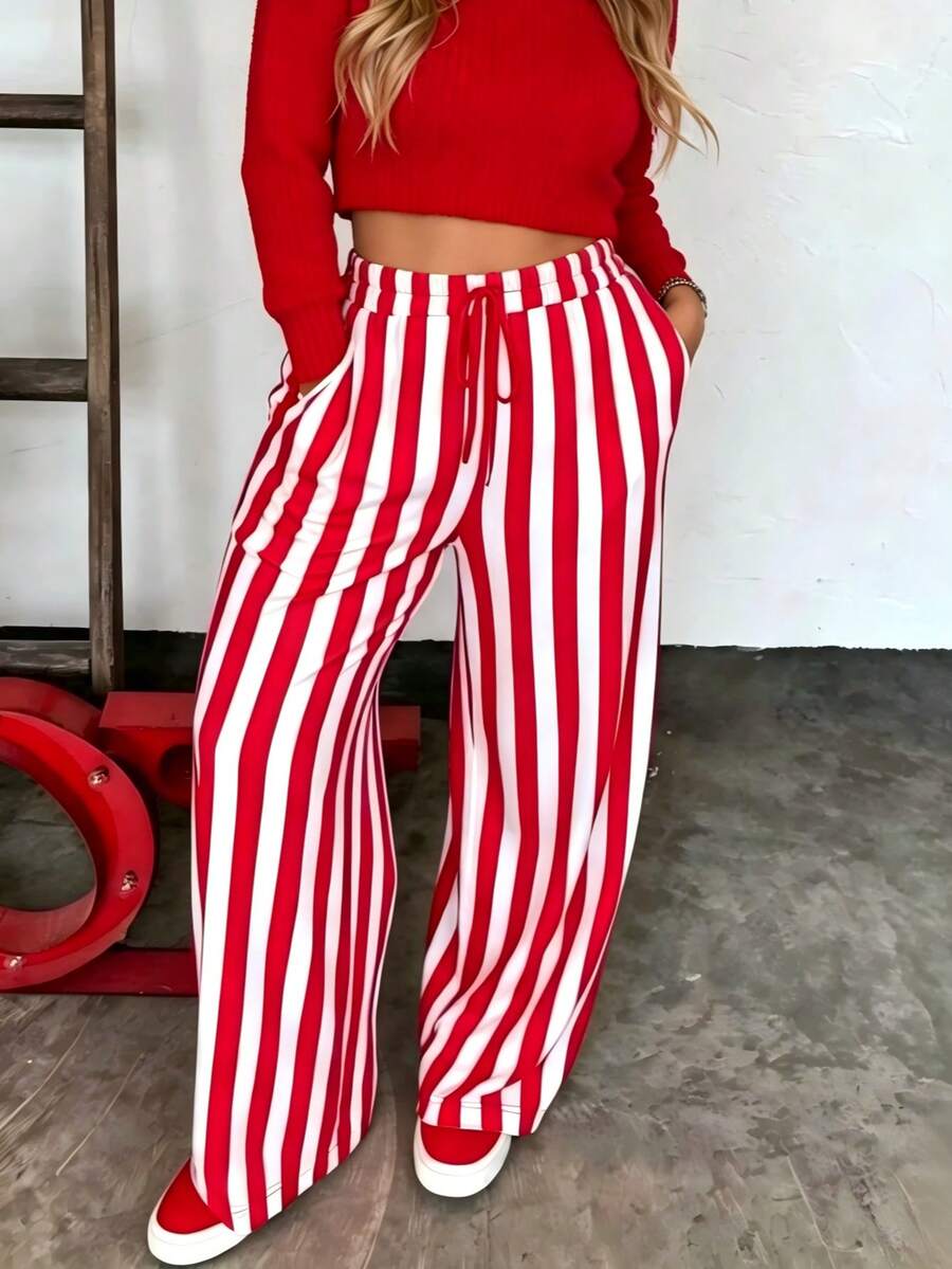 Celana Panjang Wanita Ukuran Plus Motif Garis Vertikal dengan Tali Serut dan Potongan Lebar, Desain Pinggang Tinggi dengan Tali Serut dan Efek Lipatan, Celana Santai Kasual Serbaguna yang Menawan untuk Liburan - Merah - View 1
