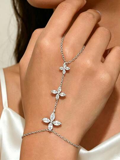 1pc Four-Leaf Flower Finger Bracelet, Minimalist Elegant Hand Chain, Fashionable Hand Accessory