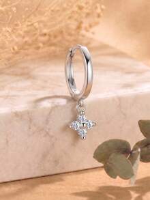 1件 D色莫桑石 925純銀四葉草 Huggie 夾耳環 穿耳環 可疊戴 中性飾品 婚禮生日禮物 - 銀色 - 查看 4