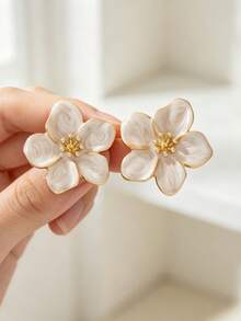 1 Pair Of Fashionable Personalities Exquisite And Elegant Earrings Suitable For Women's Daily Commuting ﻿ - Green - View 2