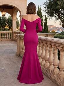 Elegant Magenta Satin Off-Shoulder Long Sleeve Mermaid Fitted Maxi Dress – Formal Wedding Party For Women - Green - View 3