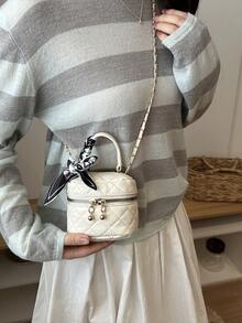 White Quilted Chain Small Square Bag, Mini Handheld Makeup Bag, Versatile Crossbody Bag With Heart Charm, Commuter Handbag - White - View 8