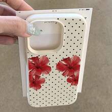 1 buah Casing Ponsel TPU Bahan Motif Bunga Hibiscus Merah Polkadot Cerah Kompatibel Dengan iPhone 17 Pro Max/17/16 Pro Max/15/13/12/11/ S20 FE/A15/S24/A55/ Note 11/Note 12/Note 13 Pro Pelindung Ponsel Soft Shell Anti-Jatuh Cakupan Penuh - Putih - View 4