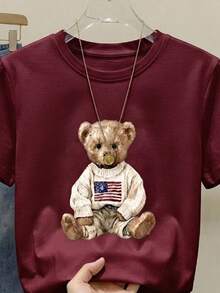 Camiseta Feminina Estampa Urso Com Suéter Americano, Gola Redonda, Manga Curta E Casual Para Primavera E Verão, Tamanho Padrão - bordô - Visão 1