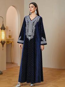 Middle Eastern Elegant Women's Autumn/Winter Velvet Long Kaftan Robe With V-Neck Design And Embroidered Details, Luxurious Formal Winter Dress - Navy Blue - View 6