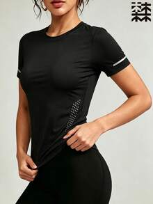 mulinsen Women's Slim Fit Quick-Dry Sports T-Shirt, Round Neck Dotted Print Fitness Running Short Sleeve Top - Black - View 3