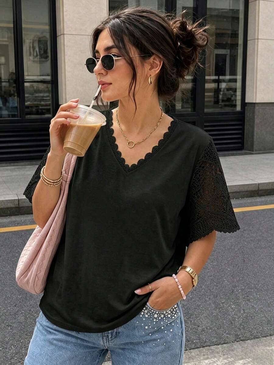 Kaos Ukuran Plus Kontras Lace Plain Casual - Hitam - View 1