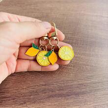 Set Of Lemon Slice Keychain, Fashionable Personalized Creative DIY Alloy Unisex Couple Universal Bag Car Key Clothing Key Pendant, Minimalist Street Festival Party Daily Gift For Friends Family Customers Colleagues, Fashionable Beautiful Gift Fruit Vegetable Pattern Casual Zinc Alloy Keychain All Year - 5-pack Lemon Slices - View 2
