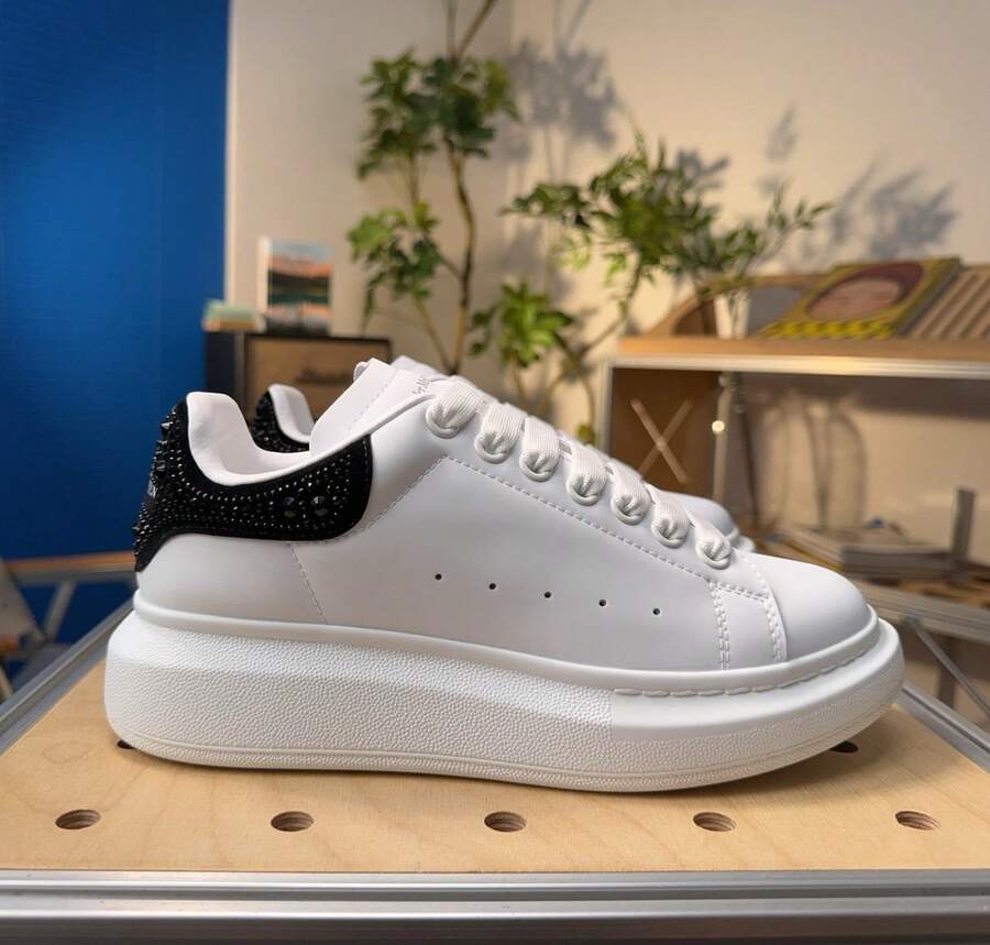 White MQ Platform Sneakers With Black Heel Insert – Unisex Oversized Sneakers - 經典黑磚尾 - 查看 1