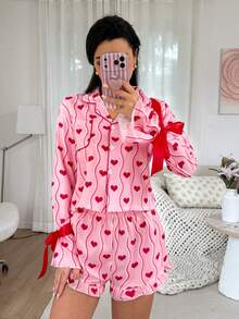 Bộ đồ ngủ nữ dễ thương họa tiết sọc sóng hình trái tim, trang trí nơ, cổ bẻ, cài nút phía trước, gồm áo tay dài + quần short - Màu Hoa hồng đỏ - Xem 3