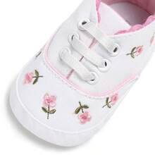 Spring/Autumn Delicate Embroidered Floral Fresh Style 0-1 Year Old Newborn Infant Lightweight Cloth Sole Walking Shoes - White - View 7