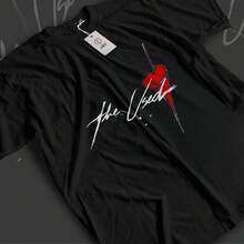 La Camiseta Usada - Camiseta de la Banda Emo Post-Hardcore - Camiseta con Corazón 'In Love and Death' - Unisex Tallas S a 5XL - Negro - Ver 1