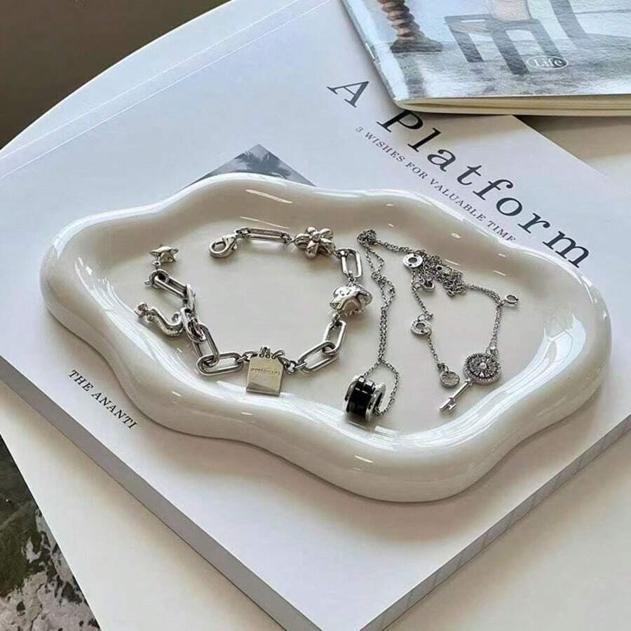 1 Buah Baki Perhiasan Keramik Gaya Ins Cream Gaya Wabi-Sabi Baki Tidak Beraturan untuk Pintu Masuk Tempat Penyimpanan Kunci Aromaterapi Ornamen Baki Penyimpanan Keramik Tidak Beraturan Kreatif Kotak Perhiasan Putih Susu Berbintik Meja Rias Anting-anting - MultiWarna - View 1