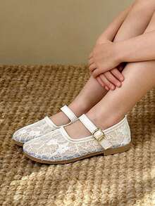 1 Pair Simple Fashion Mesh Hollow Out Girls Children Flat Shoes, Suitable For Daily Wear, Suitable For Outings, Suitable For Summer - Beige - View 3