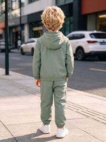 Boys' Spring/Autumn 2 Pieces Set, Solid Color Small Leather Label Zipper Cardigan Jacket With Matching Color Cuffed Long Pants, Suitable For Campus And Outdoor Multi-Scenario Wear - Green - View 4