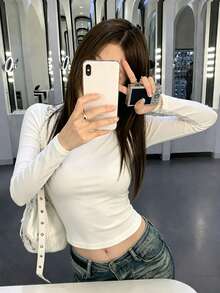 1件女款純色長袖T恤，修身短版上衣 - 白色 - 查看 6
