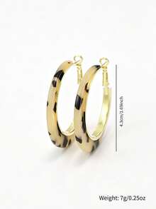 2pcs Classic Contrast Color Resin Hoop Earrings, Gold Frame With Spotted Texture, Flattering Face-Framing Design - Leopard Print - View 2