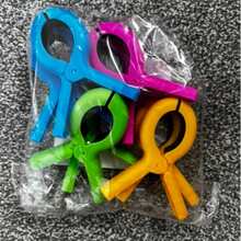 1-8 Colorful Beach Towel Clips, Plastic Clothes Clips, Windproof Beach Towel Clips, Strong Spring Clips, Towel And Sock Clips, Suitable For Home And Travel Use, Essential For Cruise Ships, Pool Accessories, Camping Car, Essential Beach Items - Multicolor - View 9