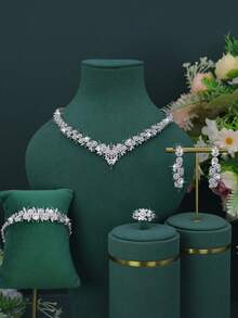 5pcs V-Shaped Design Green Cubic Zirconia Inlaid Jewelry Set, Luxury Exquisite Series Including Necklace, Bracelet, Earrings, Ring, Suitable For Women's Daily Wear, Party, Banquet, Wedding, Friend Gift (Gift Box Packaging) - V-neck Design - View 11