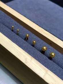Anting Tusuk Manik Bulat Minimalis Fashion Anting Mini Kecil Anting Tusuk untuk Pria dan Wanita - Yellow Gold - View 3