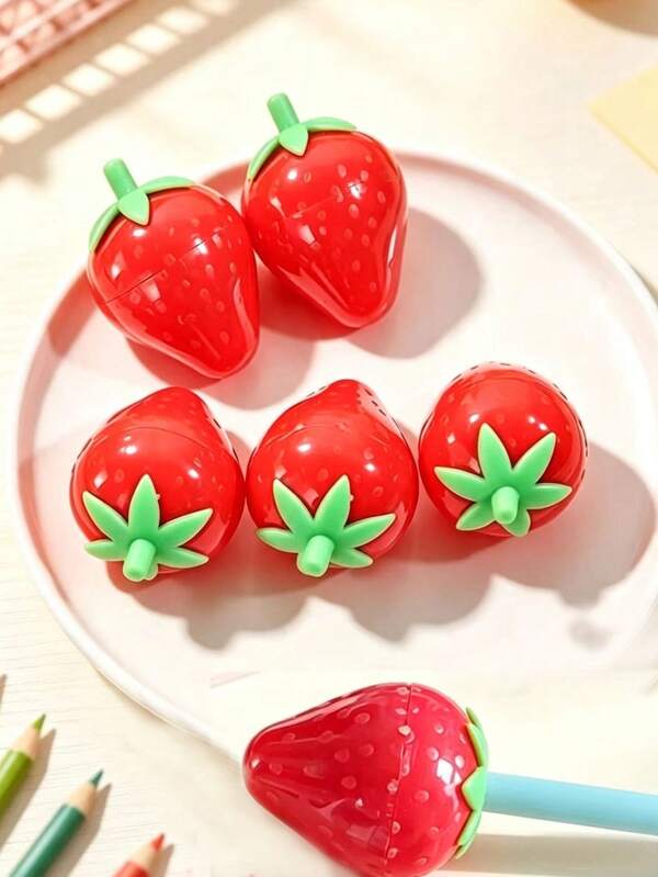 2pcs Strawberry Shaped Pencil Sharpener, Student Manual Pencil Sharpening Tool, Office And School Supplies, Cute Single Hole Plastic Stainless Steel Blade, Student Gift, Fruit Shaped Portable Mini Sharp Pencil Sharpener
