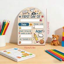 2D platt 1 st dekorativ hängande skylt i trä med trycket "First Day Of School", Back to School-present i trä, anpassningsbar med namn och datum, med skollogo, böcker, pennor och linjalmönster, 2D platt Halloween- och juldekoration, dekorativ skylt - 1PC - Visa 3