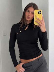 Sookaug Hot Girl Street Style Atasan Lengan Panjang Warna Polos Pas Badan dengan Desain Dada Berongga, Koleksi Terbaru 2026, Kaos Rajut Lengan Panjang Bergaris Modis untuk Wanita dengan Kancing Emas, Atasan Leher Bulat Pas Badan, Cocok untuk Pakaian Musim Gugur - Hitam - View 3