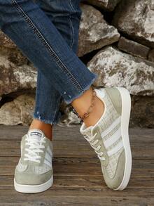 Women Retro Plaid Patch Striped Skate Shoes, Lightweight Non Slip Lace Up Daily Casual Trainers - Green - View 5