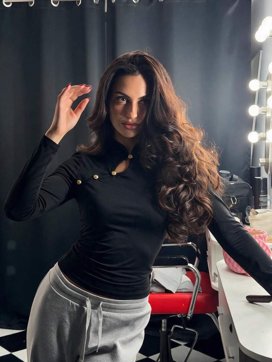 Sookaug Hot Girl Street Style Atasan Lengan Panjang Warna Polos Pas Badan dengan Desain Dada Berongga, Koleksi Terbaru 2026, Kaos Rajut Lengan Panjang Bergaris Modis untuk Wanita dengan Kancing Emas, Atasan Leher Bulat Pas Badan, Cocok untuk Pakaian Musim Gugur - Hitam - View 1
