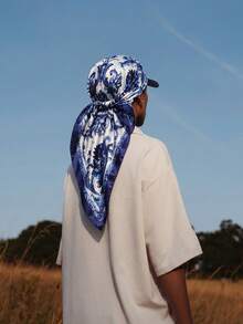 1PC Men's Blue And White Porcelain Print Satin Square Scarf, 90cm Multi-Functional Headscarf/Neck Scarf, Pocket Square, Sun Protection Headwear, Wrist Scarf, Suitable For All Seasons - Blue and White - View 2