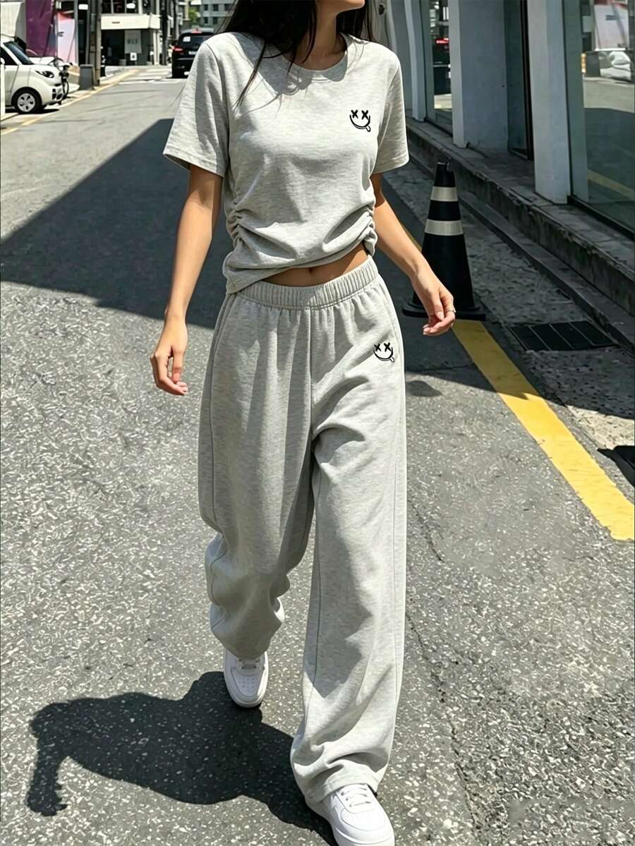 Tween Girl Spring/Summer/Autumn Casual Daily Commute Minimalist Versatile Cartoon Expression Print Ruched Waist T-Shirt And Loose Wide Leg Long Pants Set - Grey - View 1