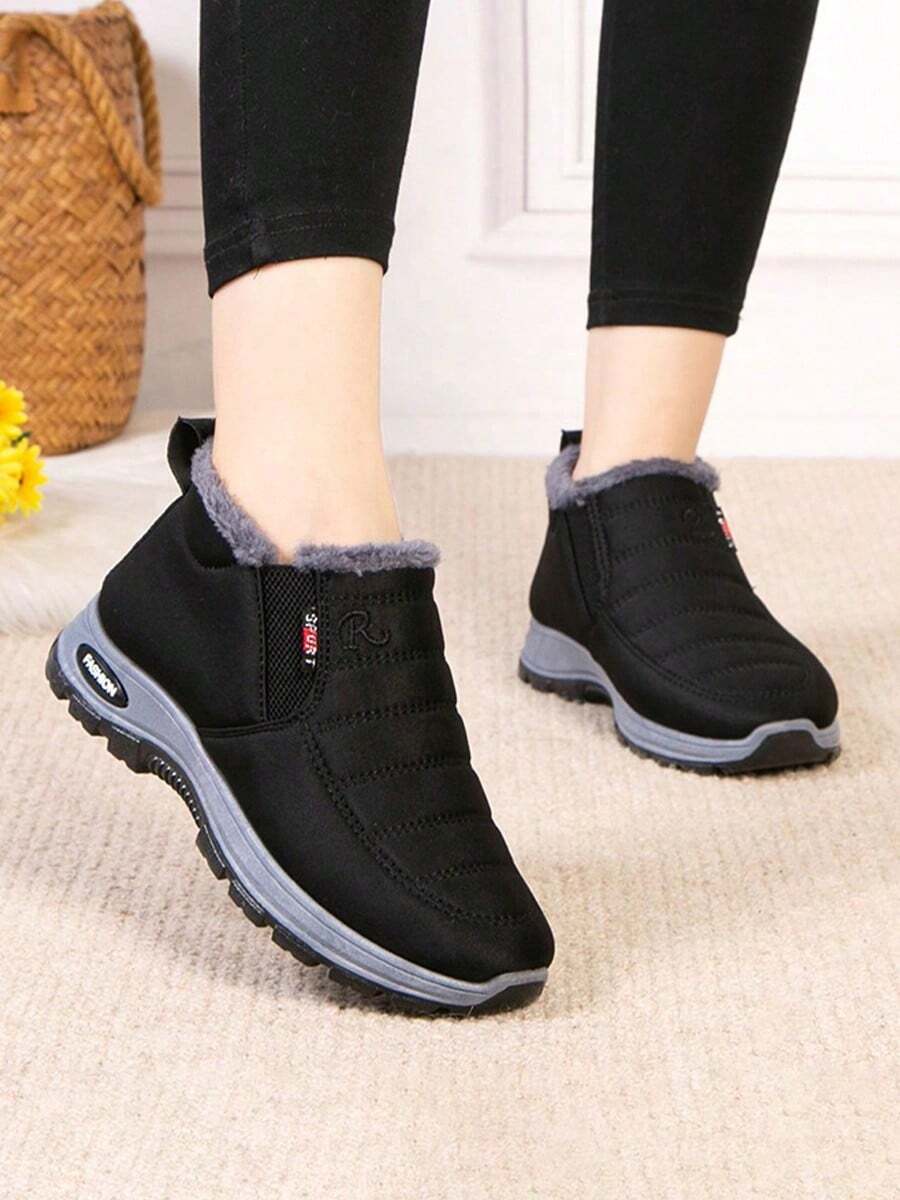 Women Snow Boots - Black - View 1