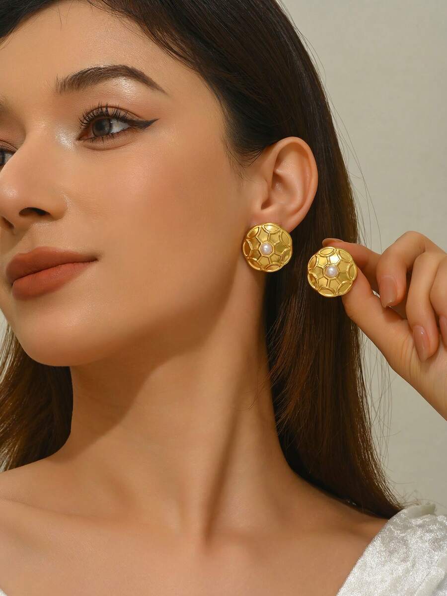 VceTd 1 Pair Fashion Football Pattern Plastic Shaped Stainless Steel Women's Stud Earrings, Suitable For Daily Wear And Commuting, Jewelry Gift For Friends - Yellow Gold - View 1