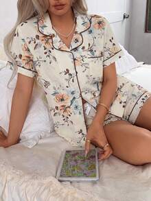 2pcs Women's Comfortable Floral Print Short Sleeve Collared Top And Bow Shorts Pajama Set, Spring/Summer - Apricot - View 3
