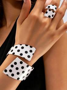 1 Set 2pcs Vintage Black & White Polka Dot Open Cuff Bracelet & Ring Set, Minimalist French Style Wide Metal Niche Bracelet And Ring - Multicolor - View 1