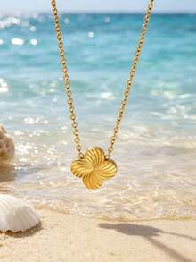 Vintage Four-Leaf Clover Necklace For Women, Luxury Lucky Clover Collarbone Chain, Classic Four-Leaf Clover Design, Minimalist And Elegant. Popular European And American Ins Style Versatile Jewelry, Symbolizing Luck And Prosperity, Suitable For Daily Commute, Beach Vacation, Date Outings, Can Be Worn Alone Or Layered With Other Jewelry, Full Of Atmosphere, Perfect For Daily Gifts - Four-leaf Clover Pendant Necklace - View 7