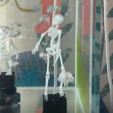 1pc Funny Aquarium Decoration - Dancing Joint Skeleton Figurine (Air Pump Required), Halloween Themed Aquarium Decor, Eye-Catching Aquarium Short Video Decoration (No Electricity Required) - A - View 10