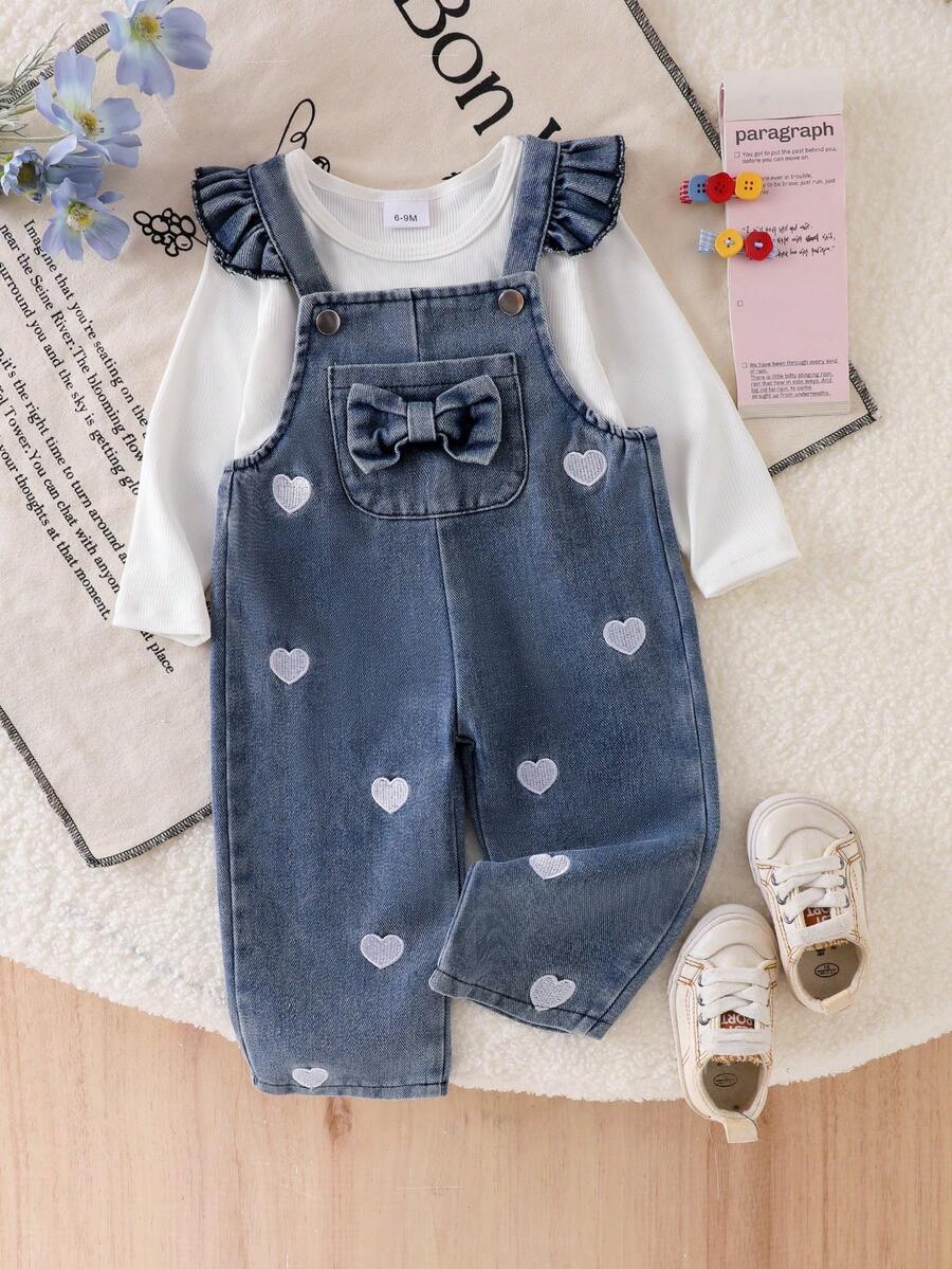 Set 2 Potong untuk Bayi Perempuan: Celana Denim Bib dengan Bordir Hati dan Kantong Berkerut + Kaos Lengan Panjang Putih Bergaris, Gaya Preppy - Putih - View 1