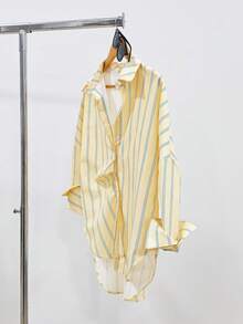 ELVA 女款春夏黃色配藍色垂直條紋印花前短後長領口長袖捲邊寬鬆圓下擺襯衫，垂墜親膚梭織面料，舒適修身遮肉，適合辦公通勤工作返校情人節約會日常休閒百搭女款條紋寬鬆長袖通勤襯衫 - 黃色 - 查看 3