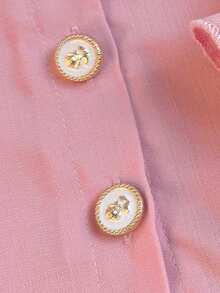 Bộ 2 món bé gái mùa xuân/thu màu hồng dễ thương, áo blouse tay dài cổ bèo nhún họa tiết hoa 3D phối cùng quần ống rộng đa năng, gấu quần trang trí hoa, trang phục hằng ngày ngọt ngào cho trẻ sơ sinh và chập chững - Hồng - Xem 5
