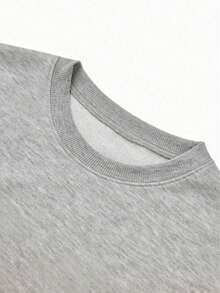 Women's Crew Neck Graphic T-Shirt, "Social Battery Low" Funny Text Print, Casual Vacation Daily Outfits - Grey - View 4