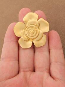SUPBORA 1pc Gold/Silver Floral Brooch, Vintage Metal Camellia Rose Daisy Bow Flower Lapel Pin, Elegant Minimalist Suit Jacket Dress Decoration Jewelry, Women's Style - Gold and Silver - View 4