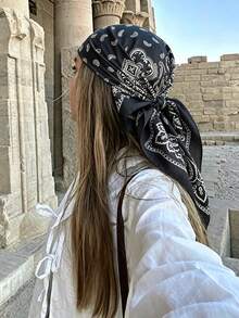 1pc Women's Bohemian Style Fashion Elegant Paisley Print Scarf, 70*70cm Satin Bandana Casual Headscarf Shawl, Suitable For Daily Life - Black - View 1