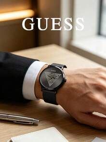 GUESS 中性復古三角問號 Logo 系列手錶，圓盤面壓紋 Logo，多色矽膠錶帶，休閒街頭石英腕錶 - 黑與白 - 查看 5